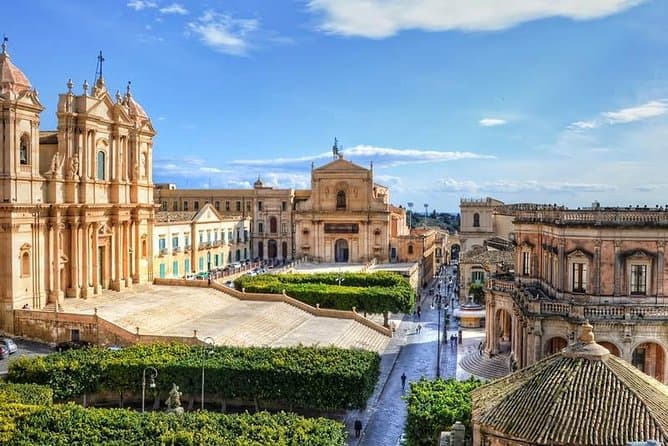 Compare Best Ortigia Tuk-Tuk Tours in Syracuse