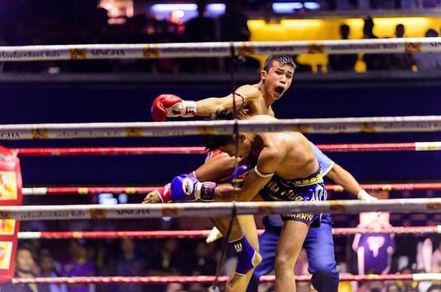 Real Muay Thai boxing at Rajadamnern Stadium
