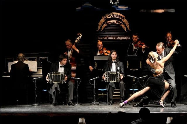 Buenos Aires Shore Excursion: La Ventana Dinner and Tango Show