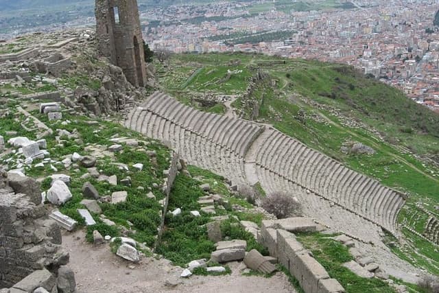 Pergamum Acropolis and Asclepion Tour from Dikili Port with Private Guide
