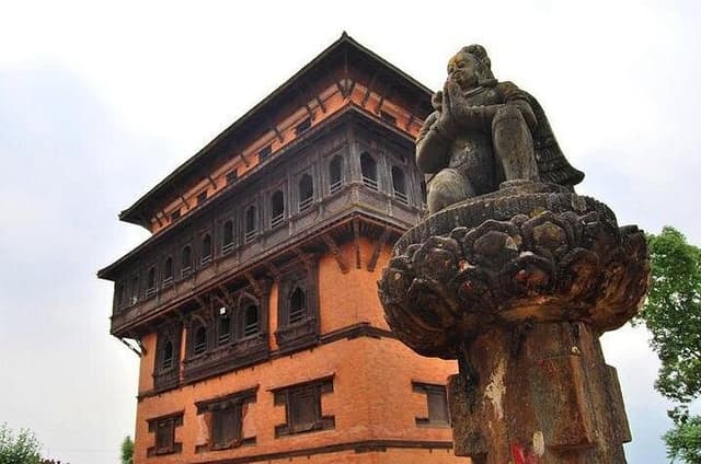 Day Tour to Historical Hill Town