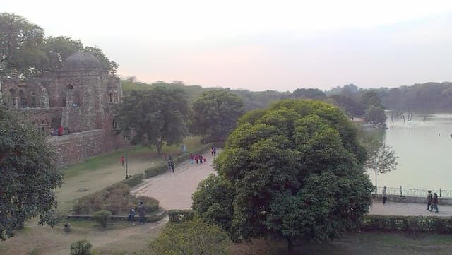 Private Delhi Heritage and Urban Village Walk at Hauz Khas Village