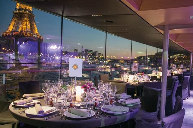 Seine River Christmas Cruise Lunch or Dinner by Bateaux Parisiens