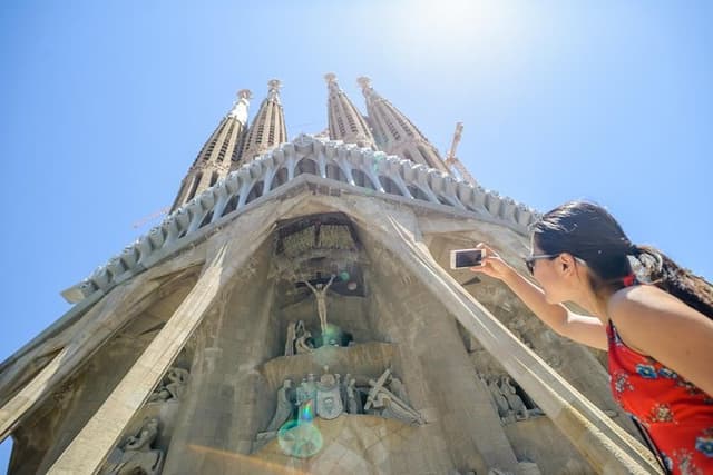 Barcelona eBike Small Group Tour with entrance to Sagrada Familia