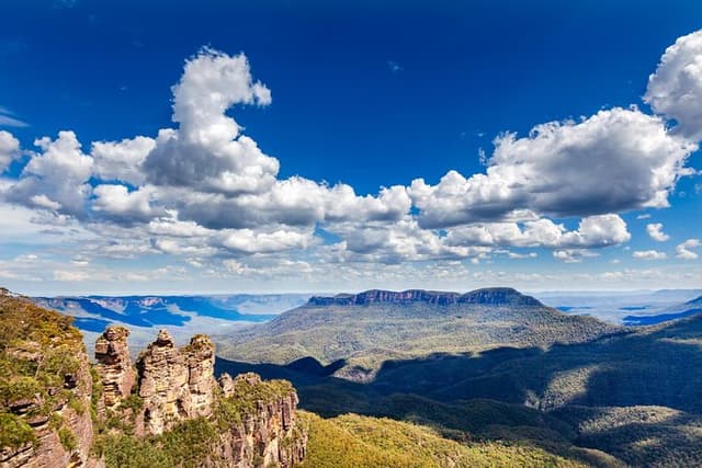 Blue Mountains Day Tour With Bushwalks, Waterfalls & Featherdale