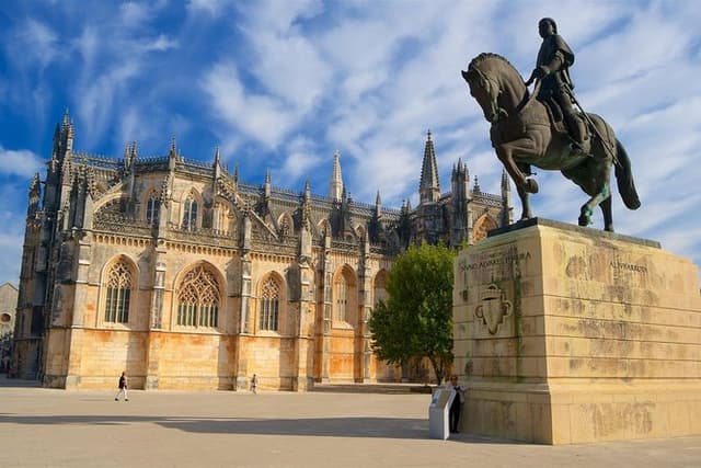 Fátima – Batalha – Nazaré – Óbidos: FAITH, HISTORY, AND BEAUTY