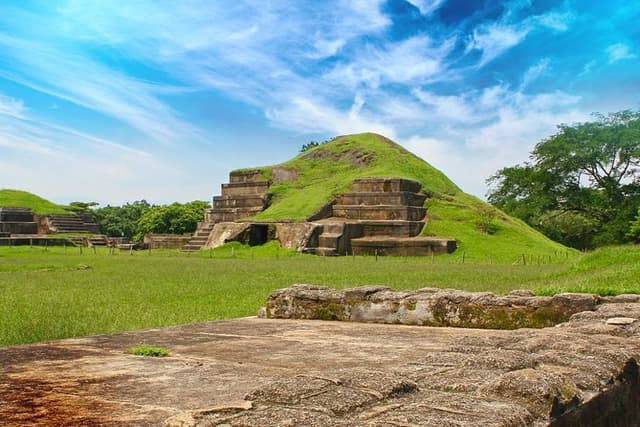 Best Full Day Combo Tour: Volcanoes, Lake and Mayan Sites