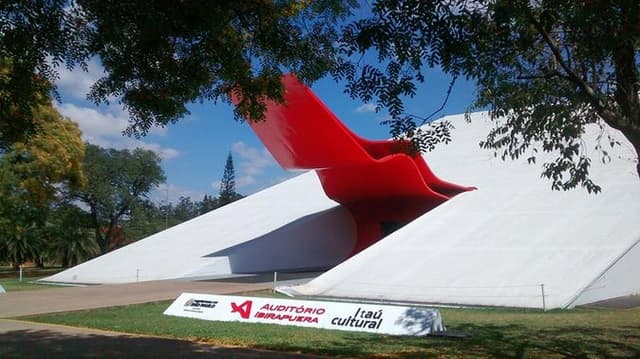 Private and Personalized Architecture Tour Experience