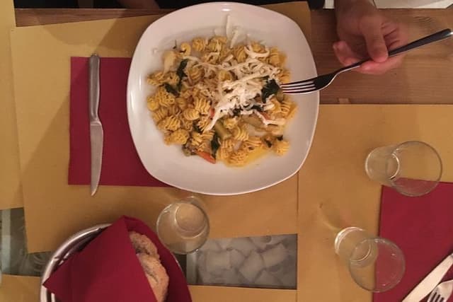 Walking Food Tour of Florence with Tastings and Wine