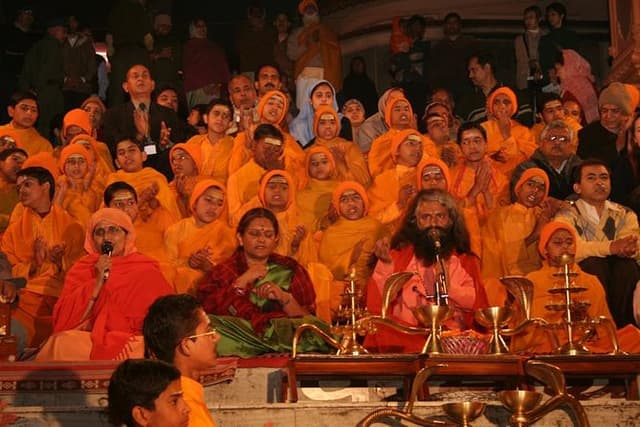Rishikesh: Guided Walk to Ganga Aarti, Ashrams & Temples