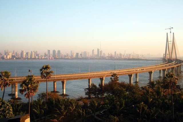 Mumbai Private Walking Tour with a Local