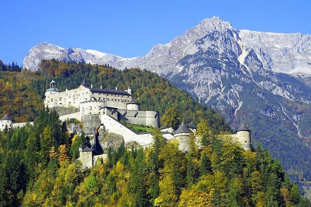 Private Transfer from Salzburg to Venice with Scenic Alpine Stops