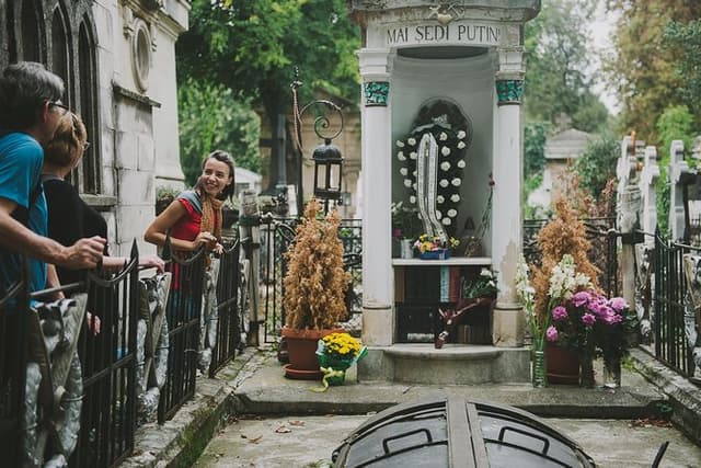 Darkside Tour of Bucharest - small group