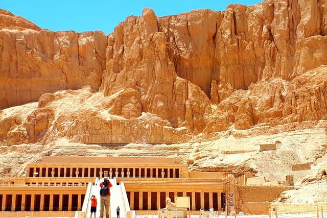 Private Tour from Luxor Airport to the Best Monuments of Luxor
