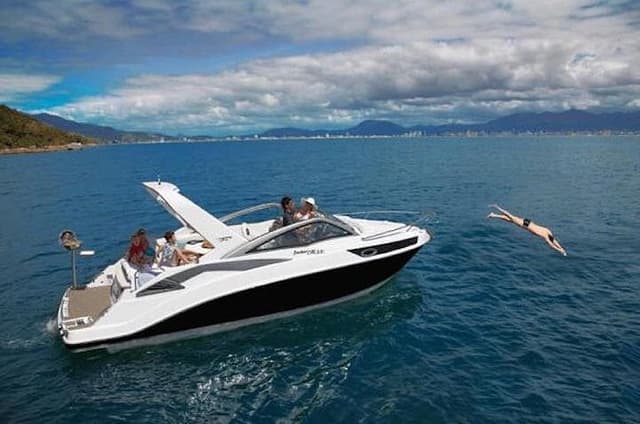 Private Boat Tour with a Photographer