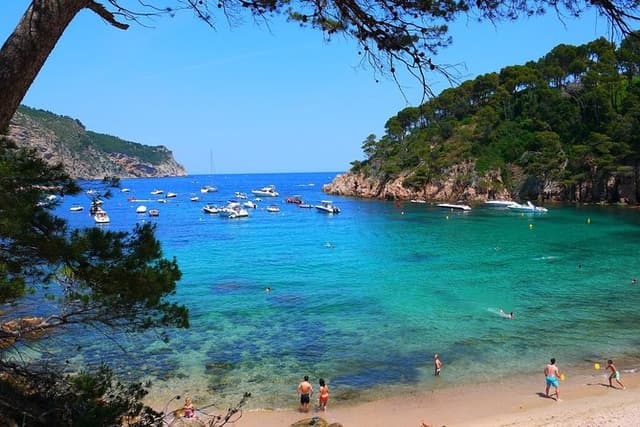 Girona & Costa Brava Private Tour and Hotel Pickup from Barcelona