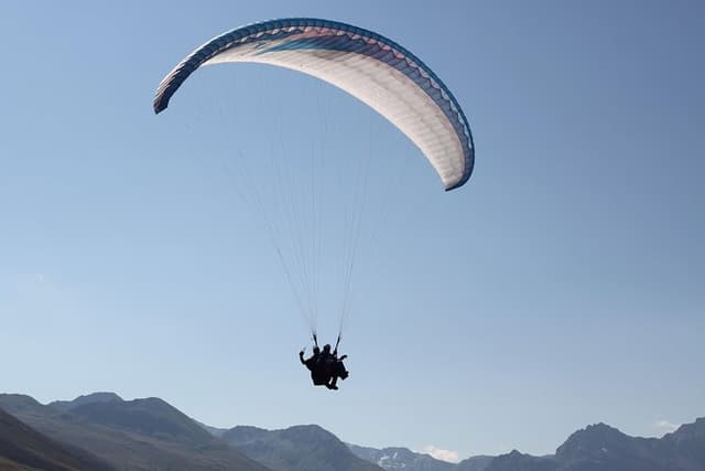 Davos Absolutely Free Flying Paragliding Tandem Flight 1'000 Meters High