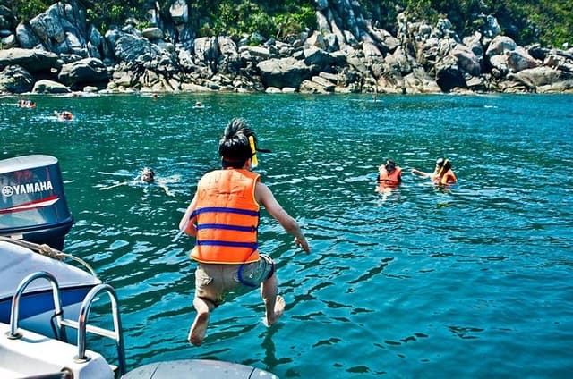 Cu Lao Cham full day tour visiting Au Thuyen and Ong Temple depart from Hoi An
