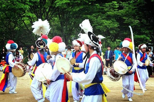 Korean Folk Village Half-day Private Tour from Seoul