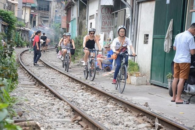Bicycle Tours Hanoi: Half Day Hanoi City Bicycle Tours