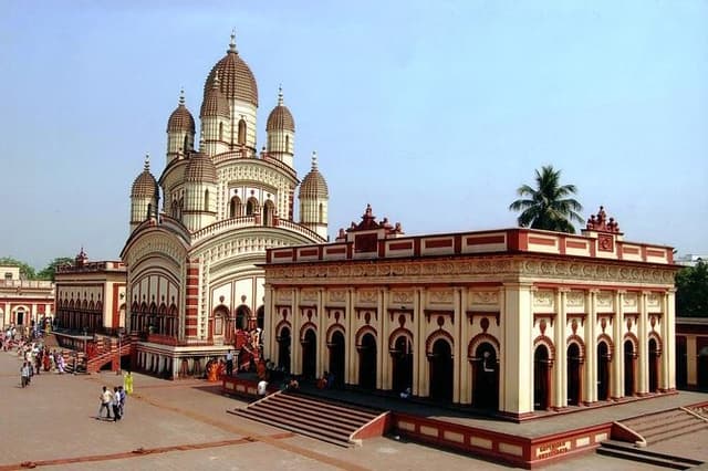 Explore The Religious Sites Of Kolkata, Lunch Included