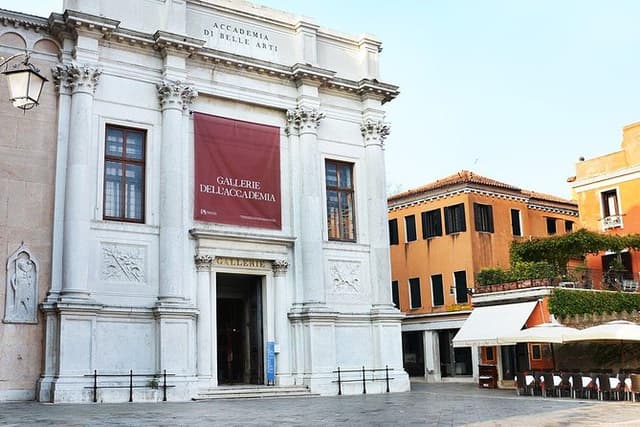 Private 2-hour Walking Tour of Accademia Gallery in Venice with private guide