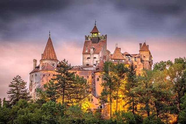 A Taste of Transylvania: Bran & Peles Castles, Brasov Old Town