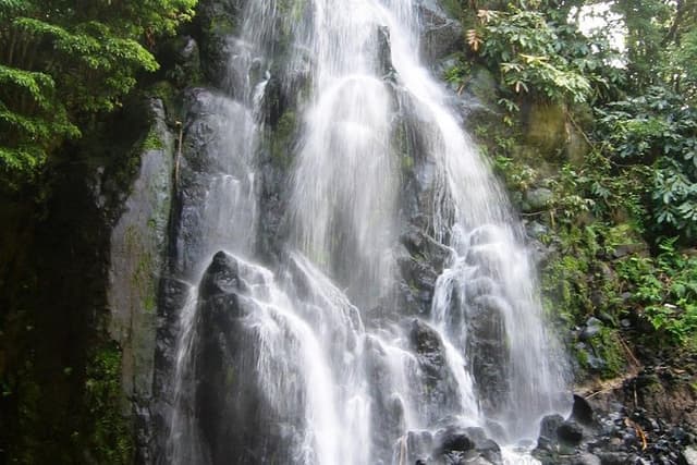 Discover the unexplored beauty of the island by jeep the Nordeste
