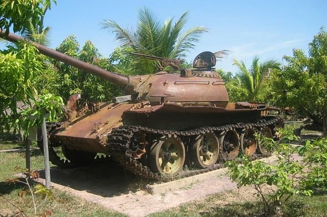 War Museum, Killing Field and Floating village ( Chong Kneas) Tour