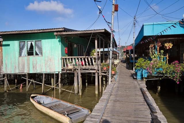 Private Tour: Half Day Sandakan City Tour Including Local Lunch