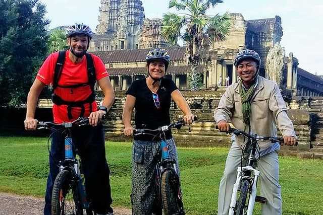 1-Day Angkor Wat Cycling Tour: Scenic Bike Adventure in Siem Reap