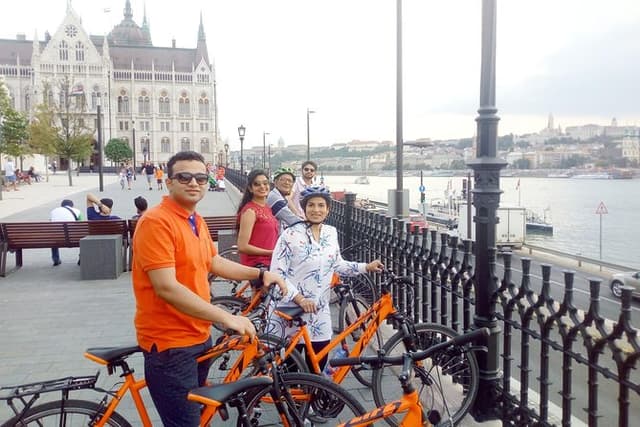 Budapest Historic Downtown Bicycle Tour in small groups