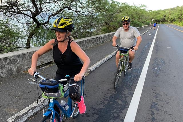 Diamond Head Bike to Hike and Local Lunch