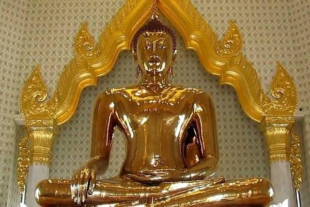Bangkok Selfie Expert Tour: Little India, Wat Traimit & Wat Pho