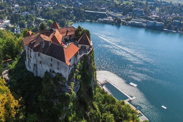 Slovenia in One Day: Small-Group Bled, Postojna Cave & Predjama