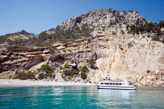 Panoramic Mallorca Boat Trip to Formentor Beach