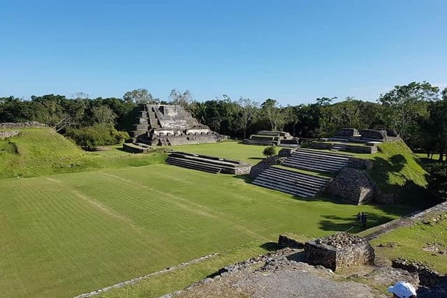 Altun Ha, Birdwatching at Crooked Tree V.i.V.