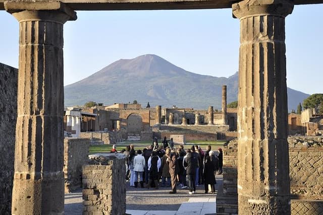 Best Pompeii Private Tour from Naples Port or Hotel Pick Up