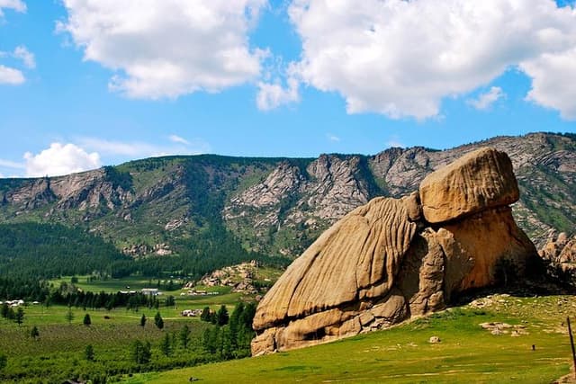 1 Day Coach Tour of Terelj National Park Including Lunch And Free Camel Ride
