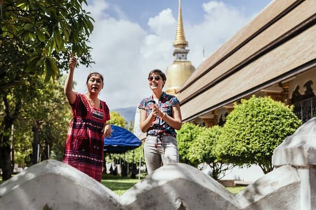 Highlights & Hidden Gems With Locals: Best of Chiang Mai Private Tour