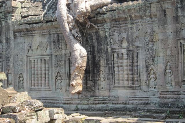 Grand Circuit with Banteay Srei and Banteay Samre Tour