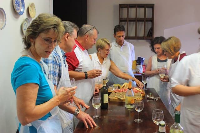 Our Chefs' cooking experience refines your cooking skills.