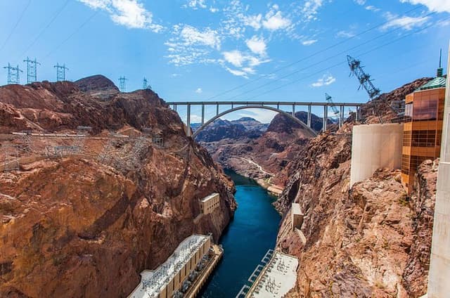 Hoover Dam Inside Tour from Las Vegas, WiFi