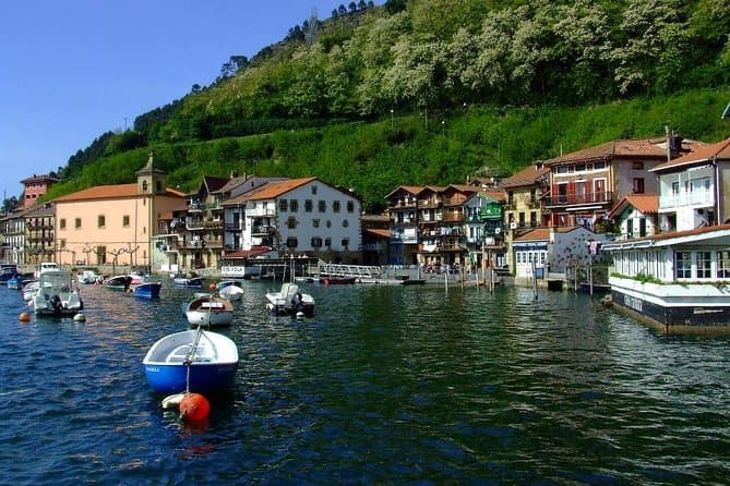 Compare Best Half Day Tours: Hondarribia & San Juan