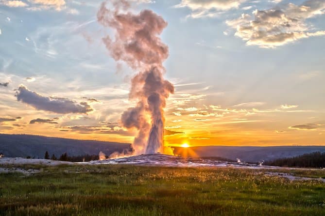 Best Rated Yellowstone & Jackson Hole Tour Packages