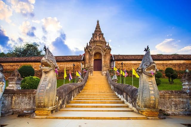 Discover Ancient Lamphun & Hariphunchai: Full-Day Heritage Tour
