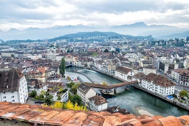 Luzern small group walking tour and Lake Cruise from Basel