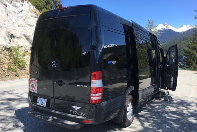 Vancouver Private Charter Tour with Experienced Local Guide