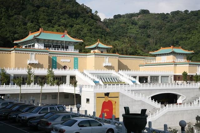 3.5 hours Taipei City Tour (morning or afternoon )
