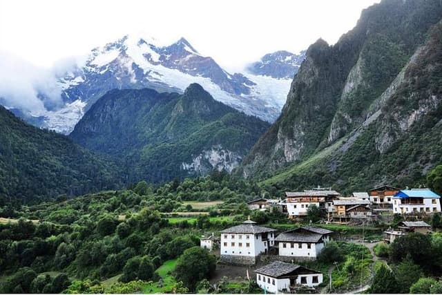 4 Days Yubeng Trekking Tour